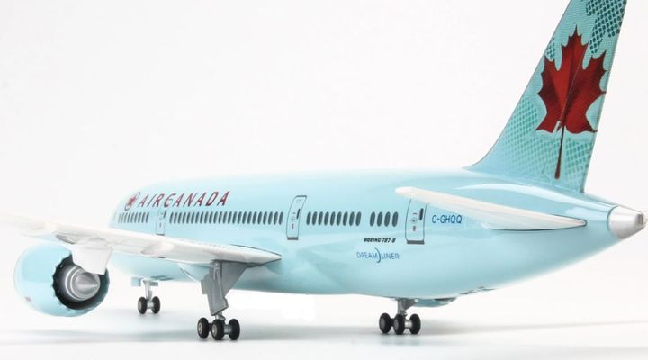 Mô hình Máy bay Air Canada Boeing B787 20cm