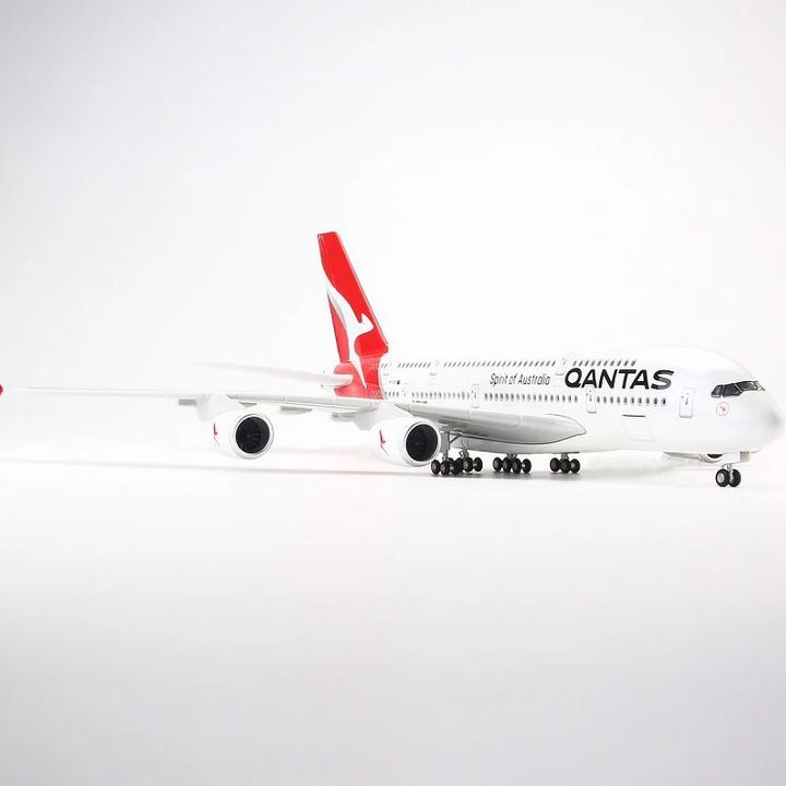 Mô hình Máy bay lắp ghép có đèn Led A380 Qantas 47cm Everfly