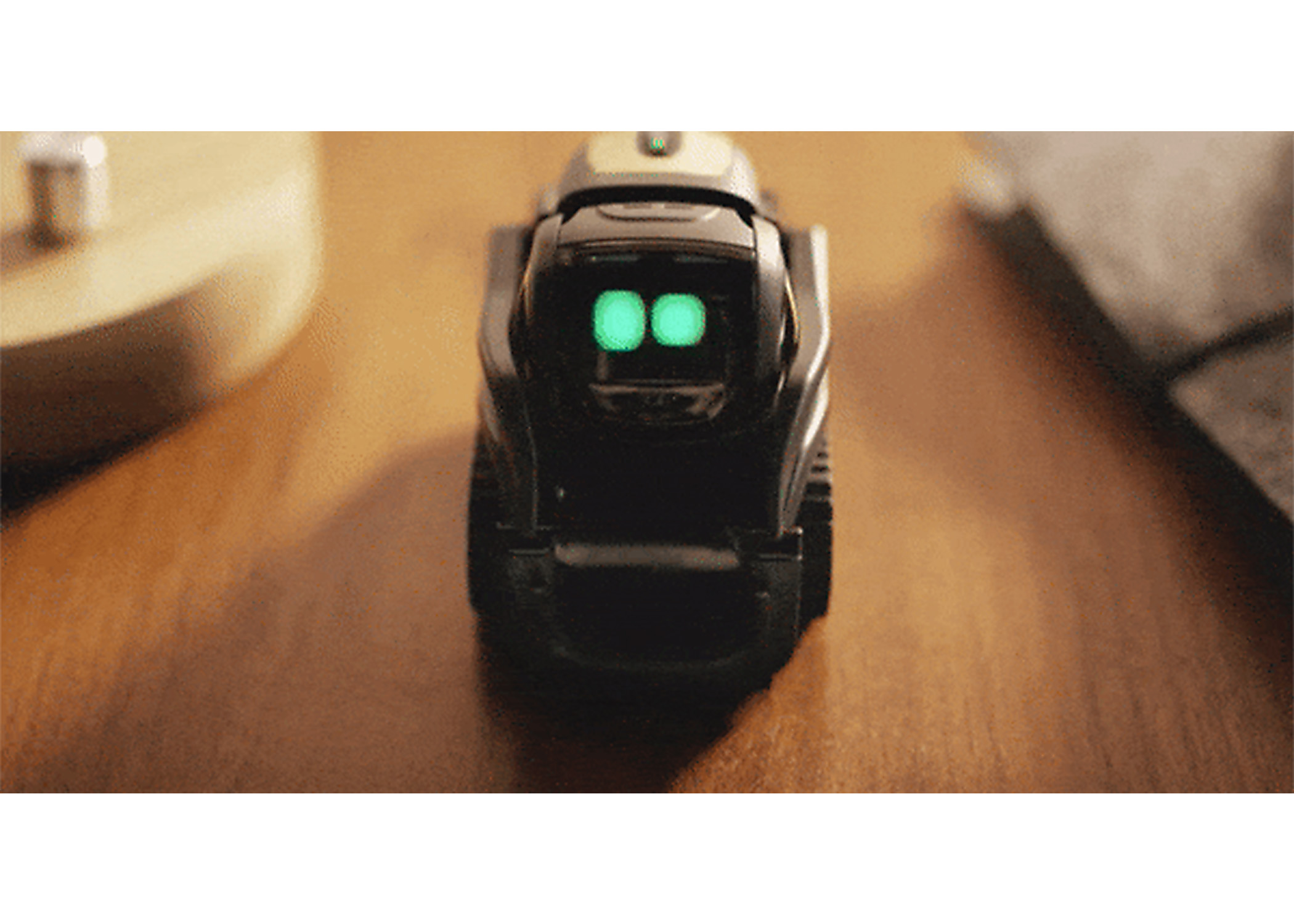 Robot Anki Vector thành viên mới của gia đình robot AI