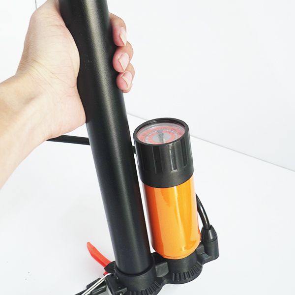 Bơm xe đạp, xe máy kèm đồng hồ đo áp suất cao cấp