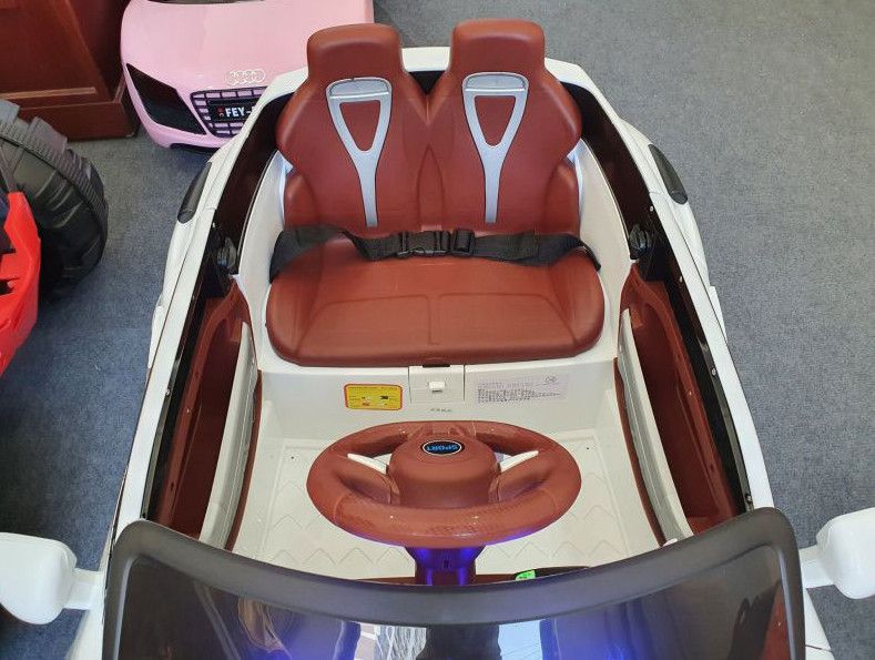 Xe ô tô điện trẻ em Kupai McLaren 2020