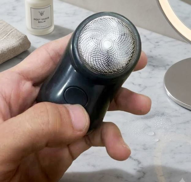 Máy cạo râu mini dùng pin sạc