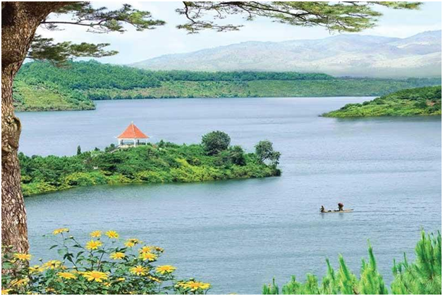 hồ Ayun Hạ gia lai điểm du lịch tuyệt vời