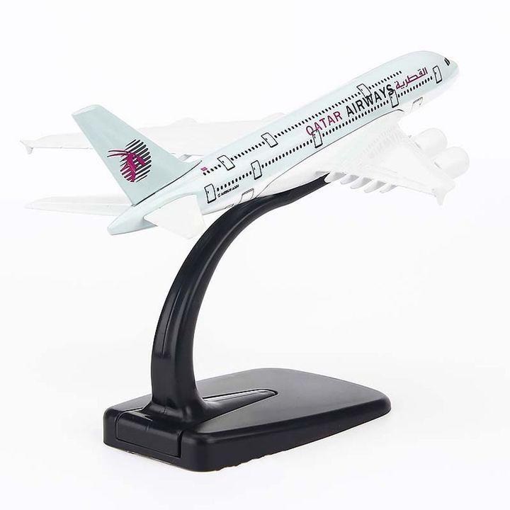 Mô hình Máy bay Qatar Airways Airbus A380 47cm