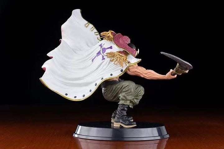 Mô hình One Piece nhân vật Râu Trắng - Bố già