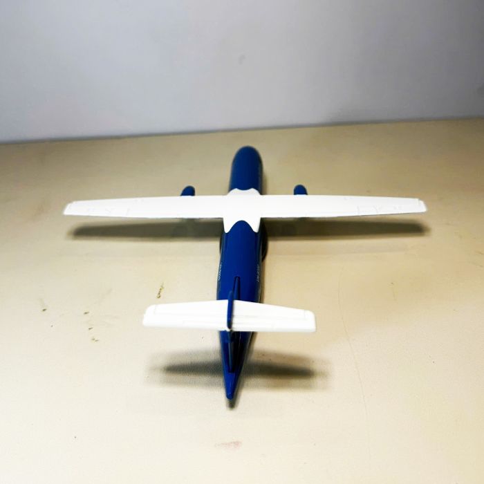 Mô hình máy bay cánh quạt Vietnam Airlines ATR 20cm