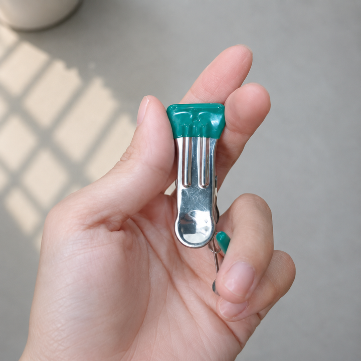 Móc treo quần áo, tất vớ 10 kẹp có khoá chống gió - chắc chắn, siêu bền - Xanh rêu đậm