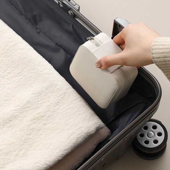 Hộp đựng trang sức cỡ nhỏ vuông Fasola DZ-791 - Da PU cao cấp, lót nhung mịn