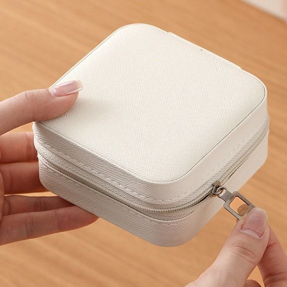 Hộp đựng trang sức cỡ nhỏ vuông Fasola DZ-791 - Da PU cao cấp, lót nhung mịn