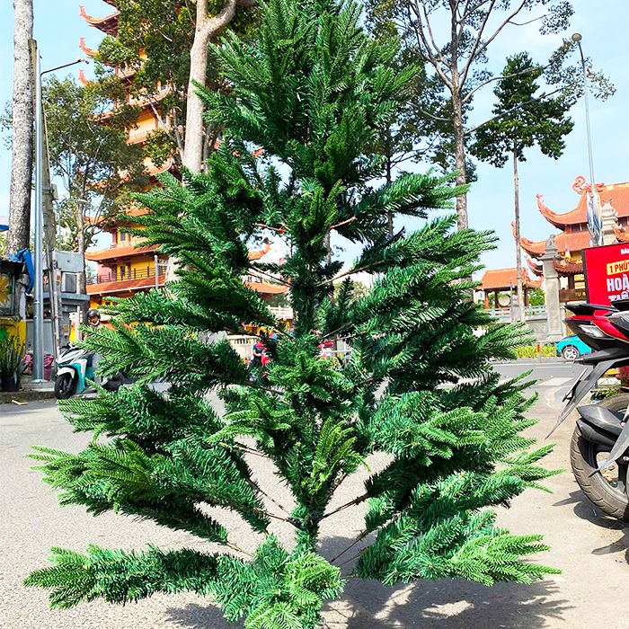 Cây thông xanh giáng sinh Noel 180cm ( 770 cành) SP1917F, 2 loại lá chất liệu PE/PVC