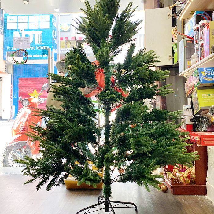 Cây thông xanh giáng sinh Noel 180cm ( 770 cành) SP1917F, 2 loại lá chất liệu PE/PVC