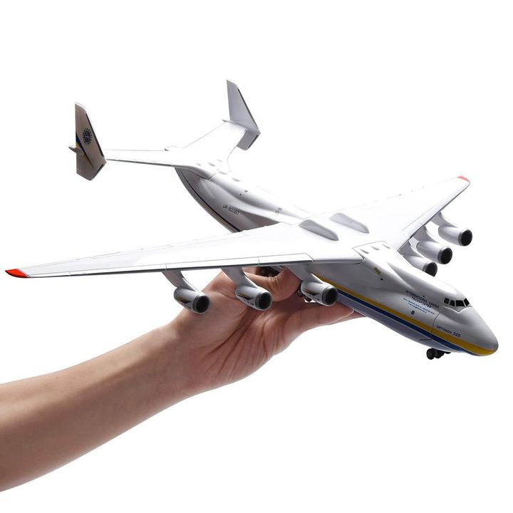 Mô hình máy bay vận tải Antonov AN-225 tỷ lệ 1:200