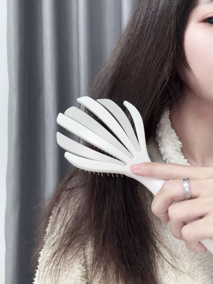 Lược tạo kiểu Fasola SH-506 dạng xương sườn cong – massage da đầu & giúp tóc nhanh khô