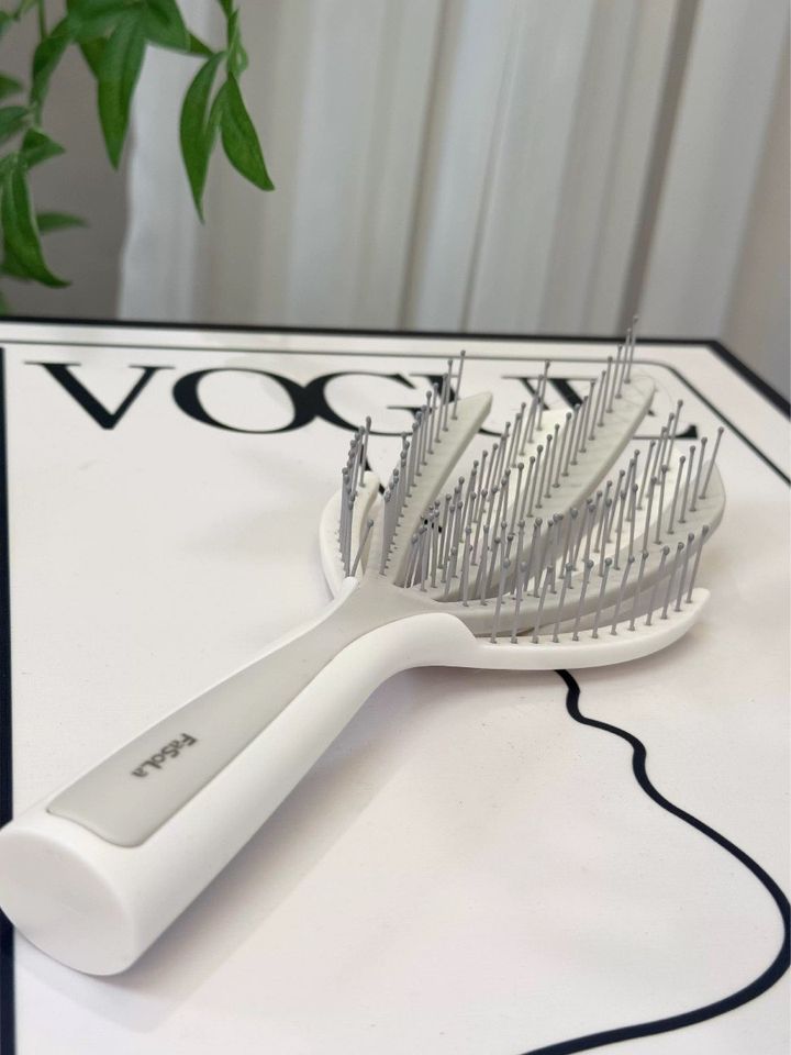 Lược tạo kiểu Fasola SH-506 dạng xương sườn cong – massage da đầu & giúp tóc nhanh khô
