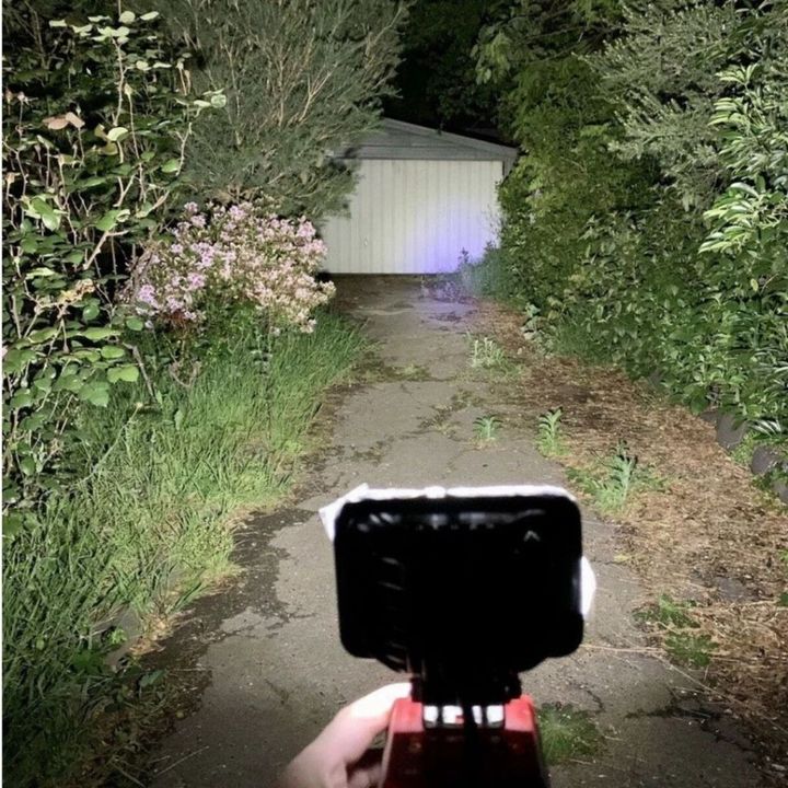 Đèn pha 35 bóng LED sử dụng Pin Cell (không kèm Pin)