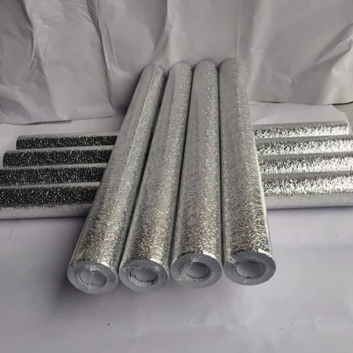 Cuộn decal bạc dán bếp chống dầu mỡ cách nhiệt 1m7