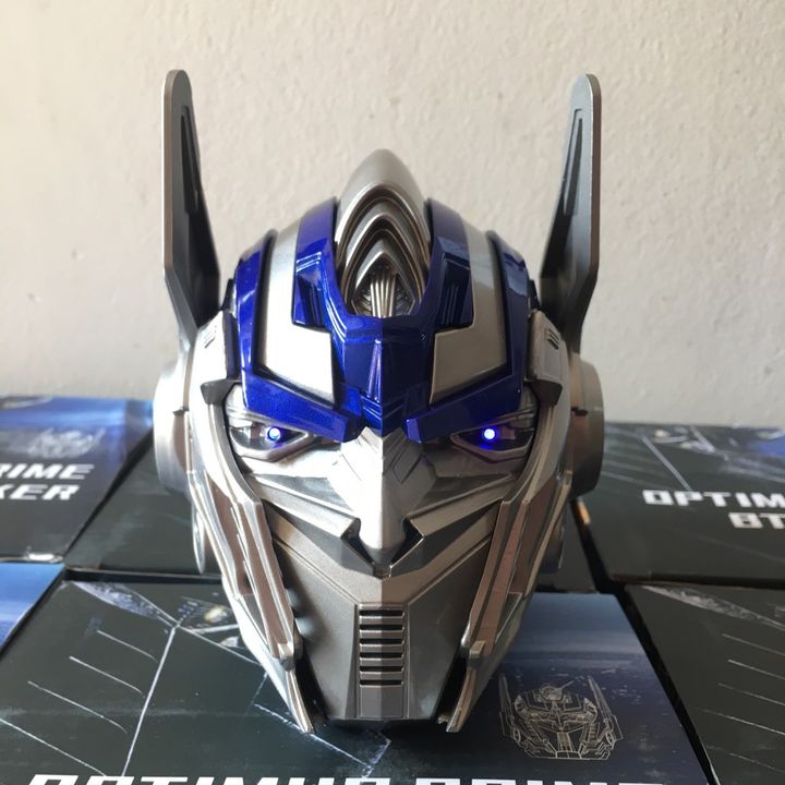 Loa Bluetooth thiết kế nhân vật Optimus Transformer