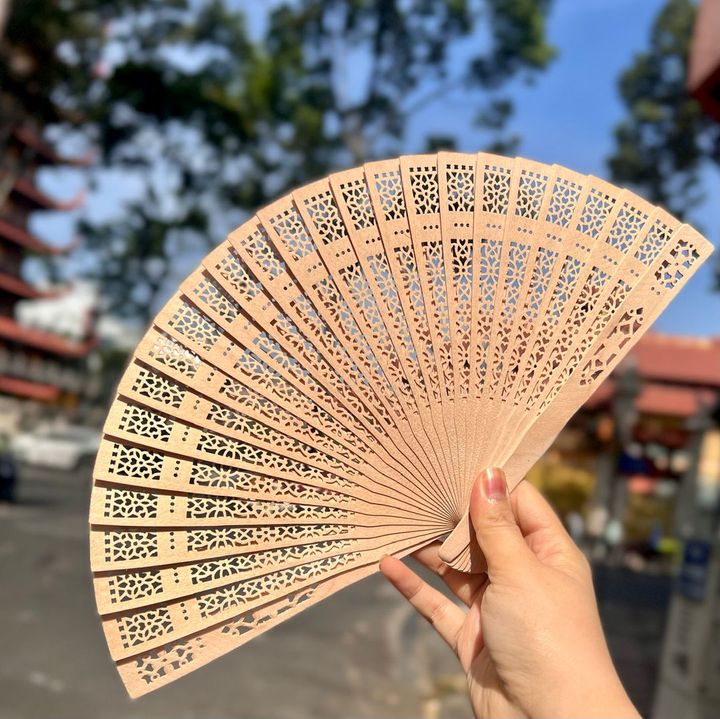 Quạt gỗ xếp, quạt xếp gọn cầm tay