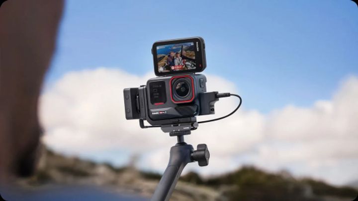 Phụ kiện chân đế tháo lắp nhanh cho Insta360 Ace Pro 2