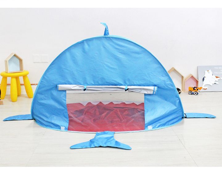 Lều che nắng mini cho bé khi vui chơi bãi biển