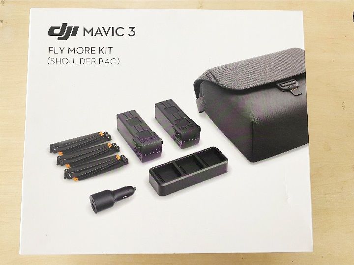DJI Mavic 3 Fly More Kit (Shoulder Bag)