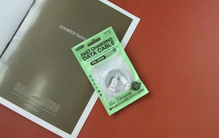 Cáp sạc nhanh 20W Type-C sang Lightning Remax C026