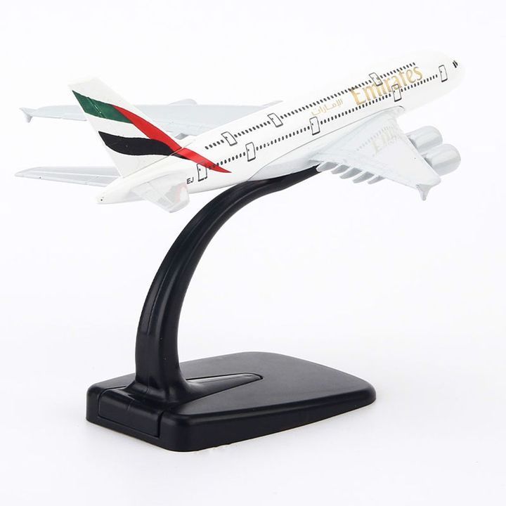 Mô hình Máy bay Emirates Airbus B777 20cm
