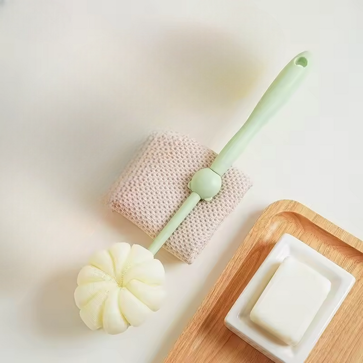 Bàn chải chà lưng 2 đầu hình gấu tạo bọt massage màu xanh lá