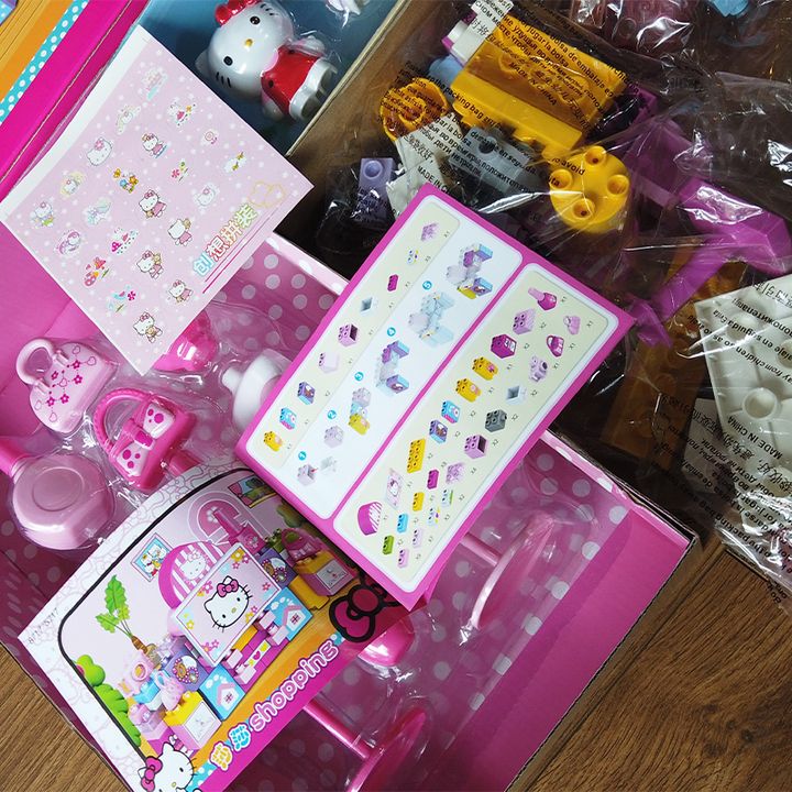 Hình ảnh Bộ đồ chơi Hello Kitty cho bé