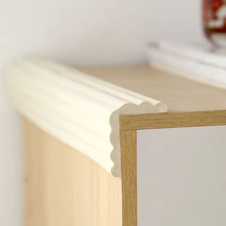 Cuộn mút xốp bọc cạnh góc bàn, giường 2m Fasola PS-382 bảo vệ an toàn cho trẻ nhỏ