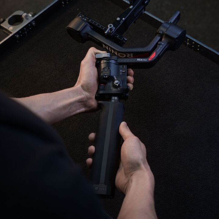 Phụ kiện DJI RS BG70 High-Capacity Battery Grip cho DJI RS4