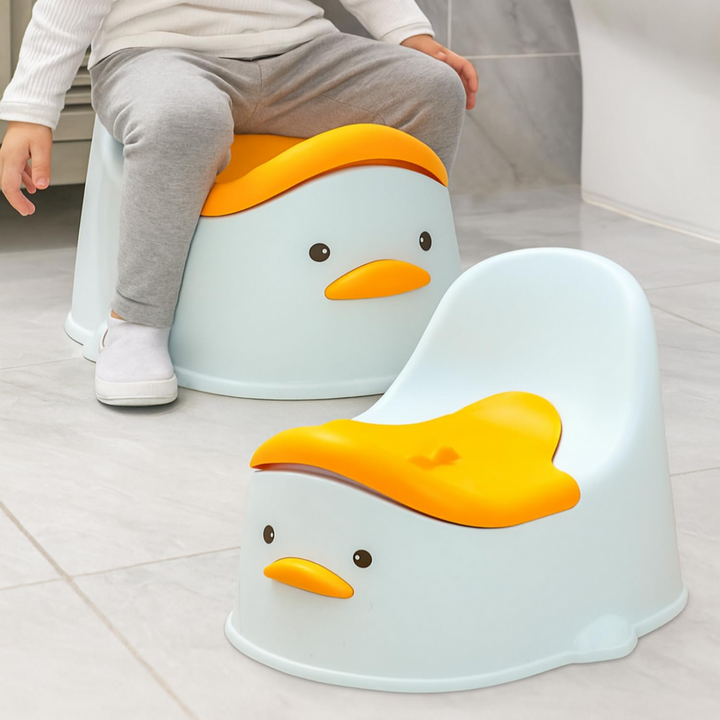 Bô vệ sinh cho bé tựa lưng hình vịt màu xanh dễ thương