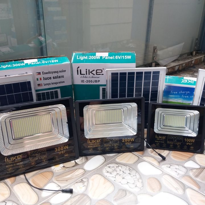 Đèn pha, đèn sân vườn năng lượng mặt trời ILIKE, IMT 200W