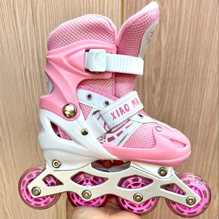 Bộ giày trượt patin bánh có 1 đèn led kèm phụ kiện size S 31-34 - Màu Hồng