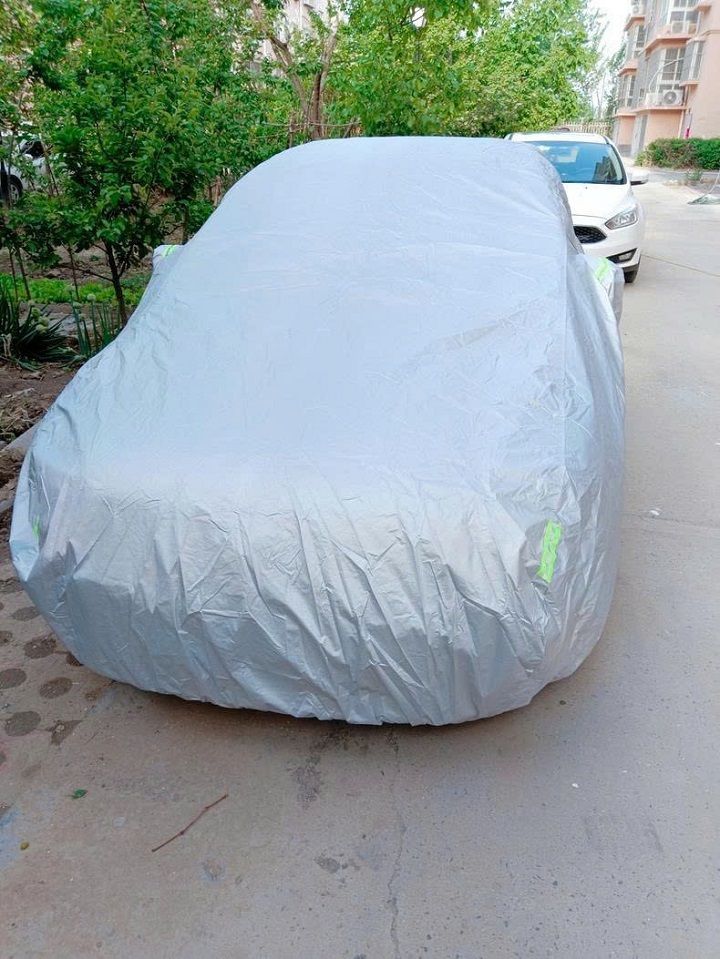 Bạt phủ xe ô tô size 2S kích thước 3700x1700x1500 mm màng nhôm bạc 3 lớp (hatchback cỡ nhỏ)