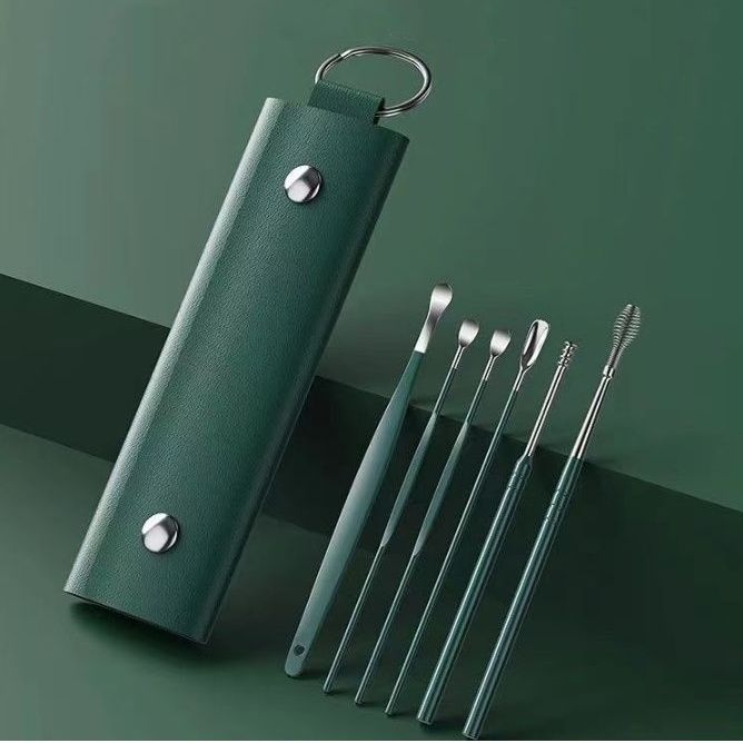 Bộ dụng cụ chăm sóc móng tay và lấy ráy tai tiện dụng