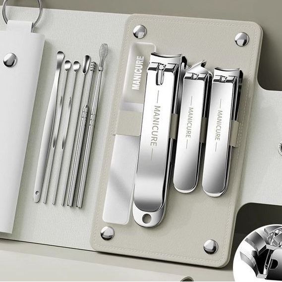 Bộ dụng cụ chăm sóc móng tay và lấy ráy tai tiện dụng
