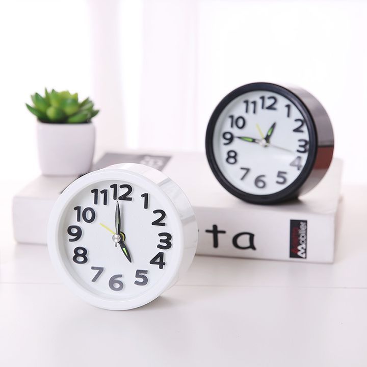 Đồng hồ báo thức hình tròn nhỏ gọn đen trắng