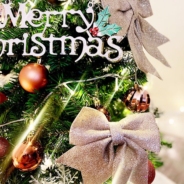 Set trang trí giáng sinh cây thông 1m2 tone Champagne, đầy đủ đèn 10m và thảm lông đi kèm