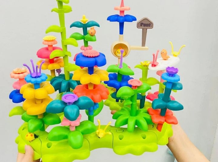 Đồ chơi lắp ghép khu vườn hoa 135 chi tiết có hợp nhựa cho bé sáng tạo