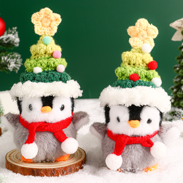 Móc khoá nhồi bông hình chim cánh cụt mặc nón cây thông giáng sinh móc len
