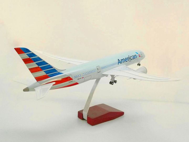 Mô hình máy bay American Airlines Boeing B787 47cm lắp ráp có đèn Everfly