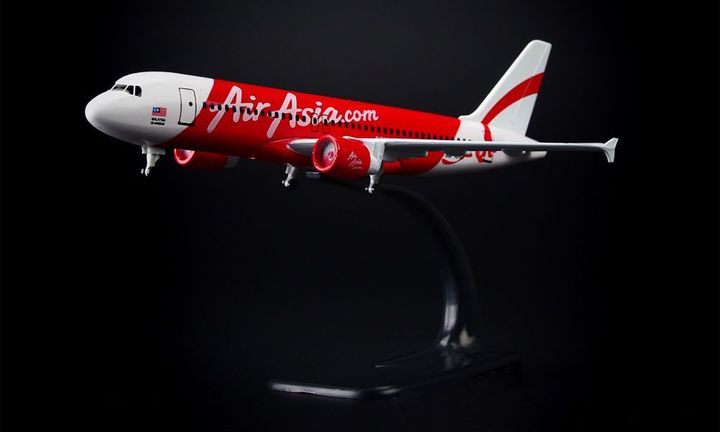 Mô hình Máy bay Air Asia Airbus A320 20 cm