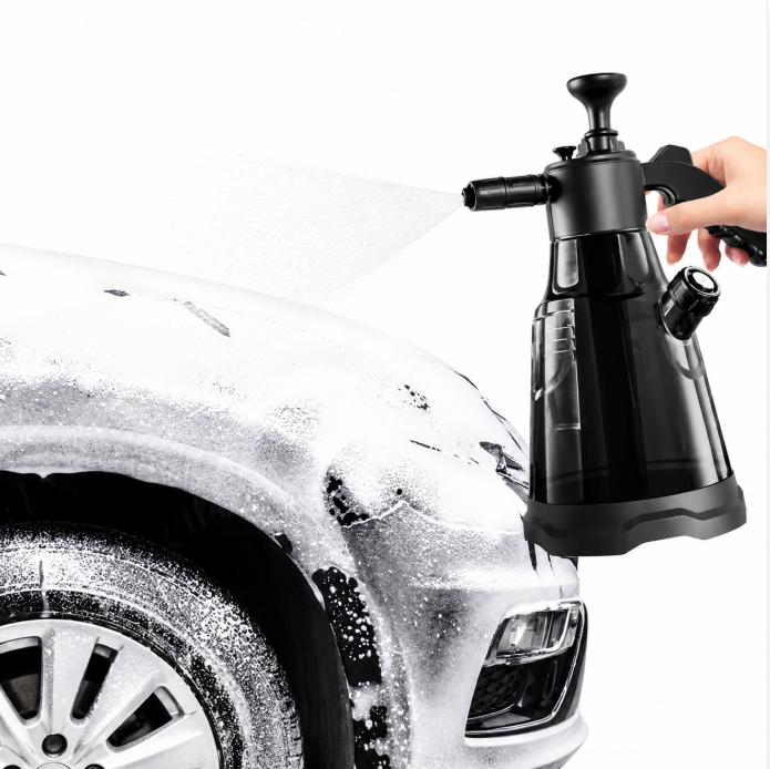 Bình Tạo Bọt Rửa Xe Cầm Tay 2L Đen Xám Kèm Cốc Đong Và Nắp Chắn Gió