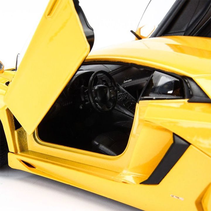 Mô hình Xe Lamborghini Aventador LP700-4 1:24 Welly
