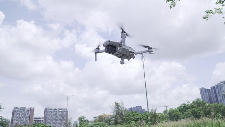 Flycam Hubsan Zino Mini Pro Quay Phim 4K, Bay Xa 10 Km