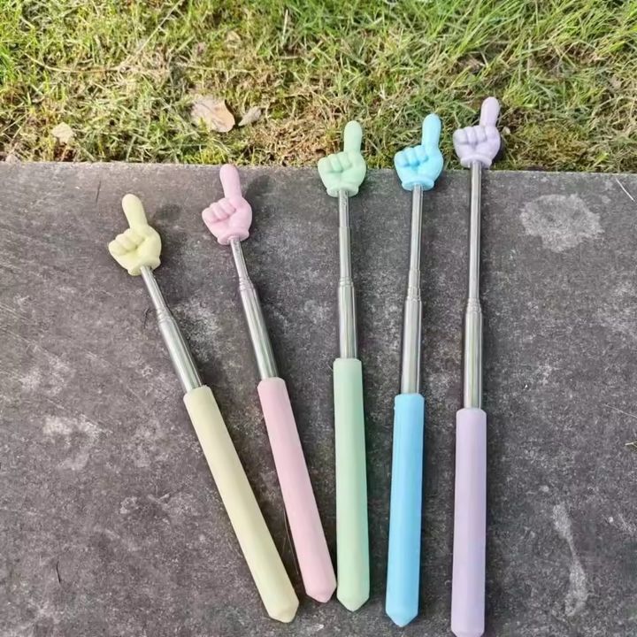 Que chỉ bảng hình ngón tay kéo dài 68cm