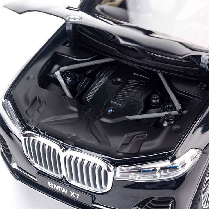 Mô hình Xe BMW X7 G07 2019 1:18