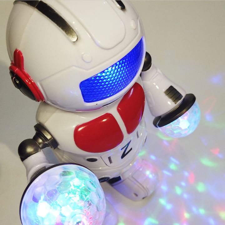 Robot nhảy theo nhạc có đèn Led phát sáng