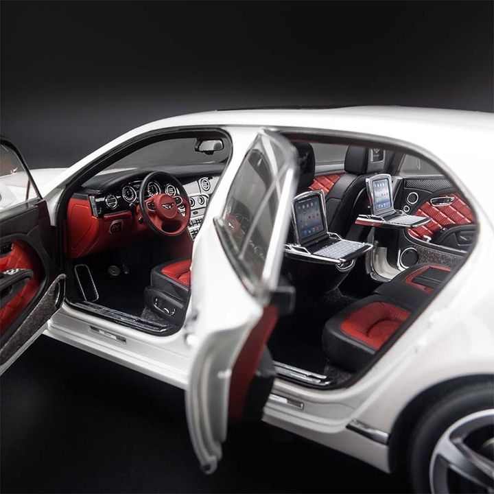 Mô hình Xe Bentley Mulsanne Speed 1:18 White
